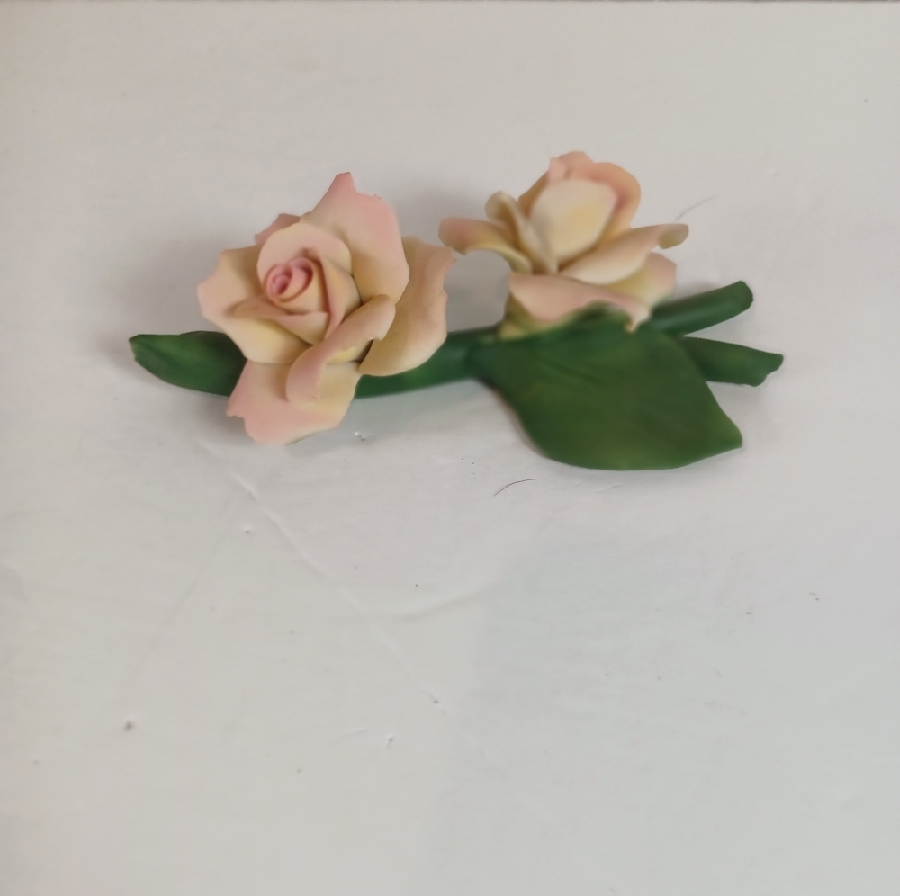 VINTAGE CAPODIMONTE PORCELAIN DOUBLE PINK ROSES‎ BY NAPOLEON OF ITALY *READ